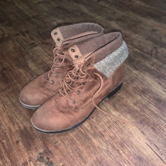 brown sweater ankle booties - Picture 2 of 3